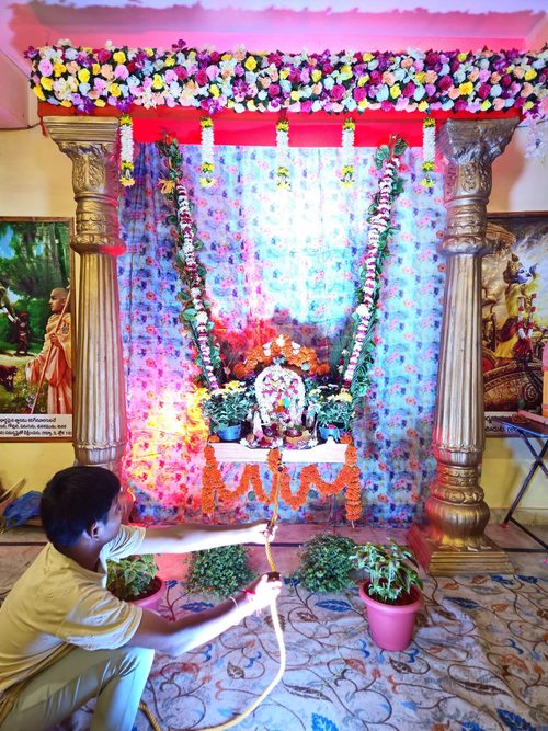 Evening darshan at the temple