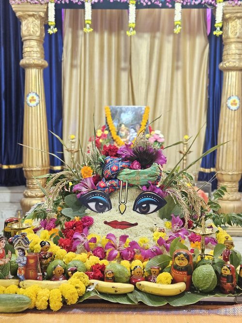 Giriraj Govardhan worshipped at the temple